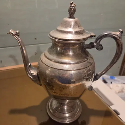 Sale Photo Thumbnail #223: Cream and sugar, Teapot and Coffee Pot in Silver Plate - Rogers. Notice the lid on the Coffee Pot