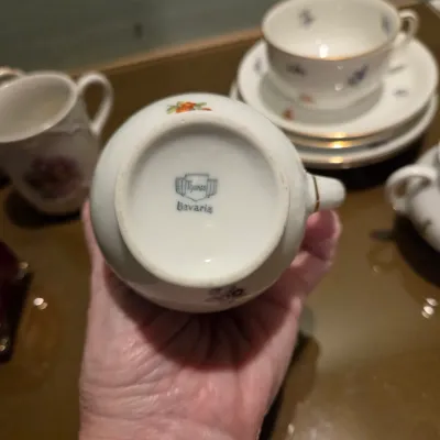 Sale Photo Thumbnail #483: 1829 last lot - misc child's mugs, ruby flashed trinket and some tea set pieces