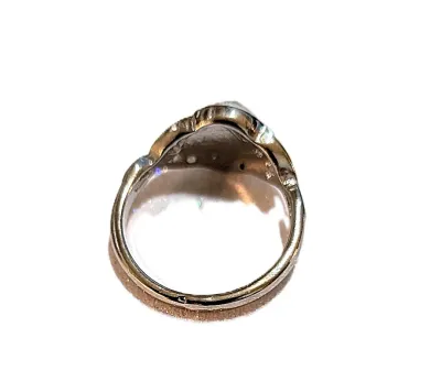 **NEW ARRIVAL** Size 7 CLEAR IRIDESCENT STONE RING with a "Split Heart Band" on a Silver Tone Setting (2.3g)