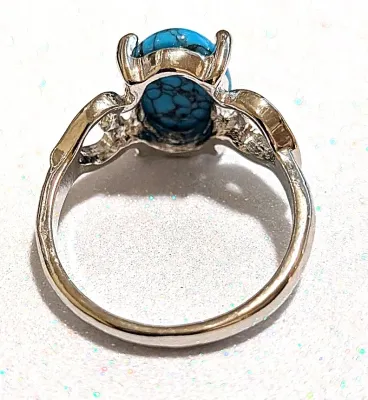 **NEW ARRIVAL** Size 10 "CRACKLED" BLUE OVAL TURQUOISE STYLE RING with Single "HEART" Band Sides on a Silver Tone...