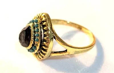 **NEW ARRIVAL** Size 8½ BLACK TEARDROP Center Stone RING with Small GREEN "Globes' Surround + Gold & Black Color Setting on...