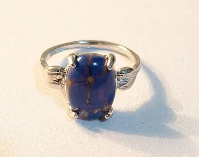 **NEW ARRIVAL** Size 9½ BLUE & RUST OVAL CABOCHON "Mottled" STONE 4-Prong RING with "Heart" on the Band on a...