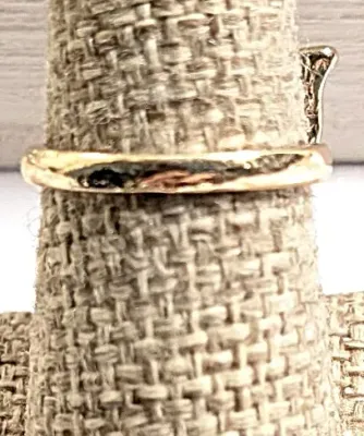 **NEW ARRIVAL** Size 7½ Deep GREEN Enamel BUTTERFLY RING with Clear Stones Surround on a GOLD Tone Band and Setting (4.1.g)