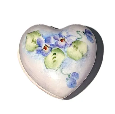 ***NEW ARRIVAL*** Small Vintage-Style CERAMIC HEART Shape 2 Pc. "PURPLE FLOWERS" TRINKET BOX (1¾" x 1¾") with Painted...