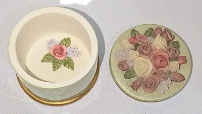 ***NEW ARRIVAL*** Vintage-Style RESIN Round Shape 2 Pc. "ROSE BOUQUET FLOWERS" TRINKET BOX (2" H x 2¼" Diam.) with...