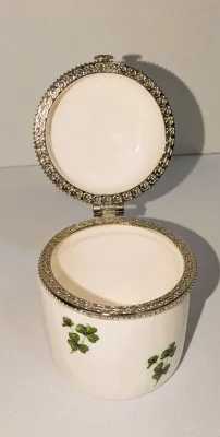 ***NEW ARRIVAL*** HINGED CERAMIC Cylinder Shape "CLOVER FLOWERS" TRINKET BOX (2½" H x 1¾" Diam.) Marked "Liffey...