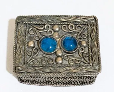 ***NEW ARRIVAL*** Small METAL Rectangle 2 Pc. "GRAPHIC DESIGN" TRINKET BOX (2" x 1½" x ½") with Red Cloth Inlay,...