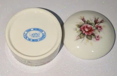 ***NEW ARRIVAL*** Small CERAMIC Round 2 Pc. "ROSES" TRINKET BOX (2" Diam.) Marked "Liette International" with...