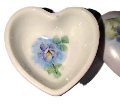 ***NEW ARRIVAL*** Small Vintage-Style CERAMIC HEART Shape 2 Pc. "PURPLE FLOWERS" TRINKET BOX (1¾" x 1¾") with Painted...