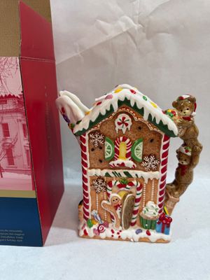 Fitz and Floyd First Ladies Collection Gingerbread Pitcher Coleen Christian Burke Coffee/Tea/Hot Chocolate.