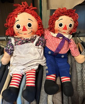 Sale Photo Thumbnail #51: Pair of vintage Raggedy Ann and Raggedy Andy rag dolls 