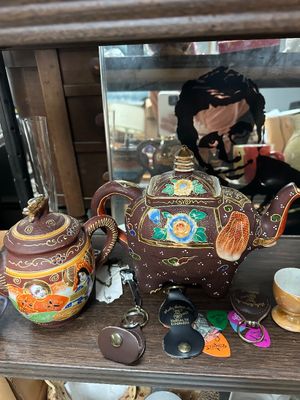 Sale Photo Thumbnail #74: Vintage Satsuma-style hand-painted Japanese pottery tea set  