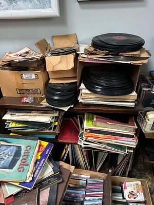Sale Photo Thumbnail #69: Large collection of vintage vinyl records, including 78s, LPs, 45’s 