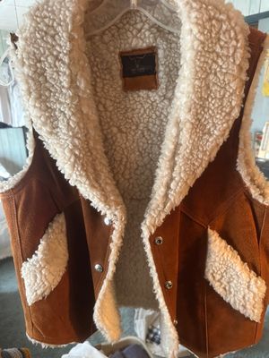 Sale Photo Thumbnail #104: Vintage 1970s western-style brown suede vest 