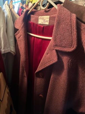 Sale Photo Thumbnail #95: Vintage Ruby-Martin Originals dusty rose wool coat 