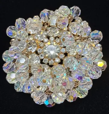 Sale Photo Thumbnail #67: Vintage aurora borealis crystal bead and rhinestone cluster brooch, set in gold-tone metal.