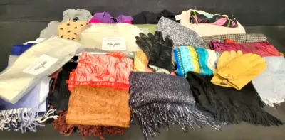 WOMEN'S SCARVES, CASHMERE SWEATERS AND GLOVES