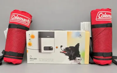 PETCUBE BITES CAMERA & COLEMAN STADIUM SEATS