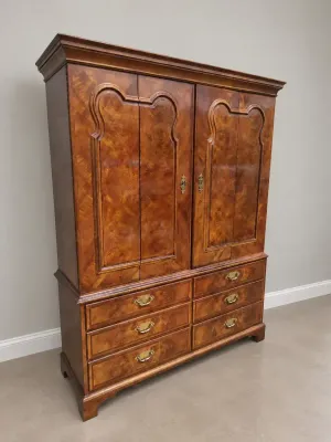 HENRY DAWN CABINET