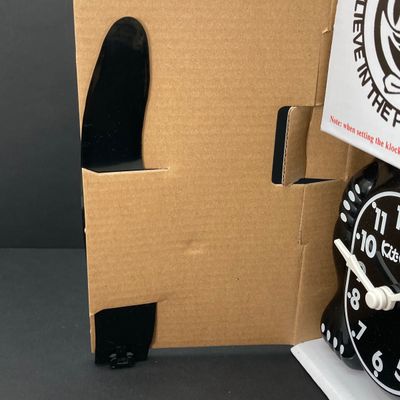 LOT 527: The Original Kit-Cat Klock (New Old Stock) in Original Packaging