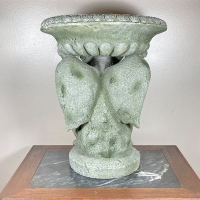 LOT 535: Gargoyle Greeter - Resin Gargoyle Bowl / Feeder