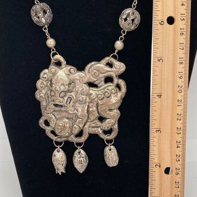 LOT 521: Vintage Ornate Metal Foo Dog / Lion Statement Necklace