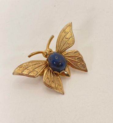 LOT 7: Collection of Brooch / Pins - Butterflies, Dragonflies Including 925 and Brown and Purple Flower