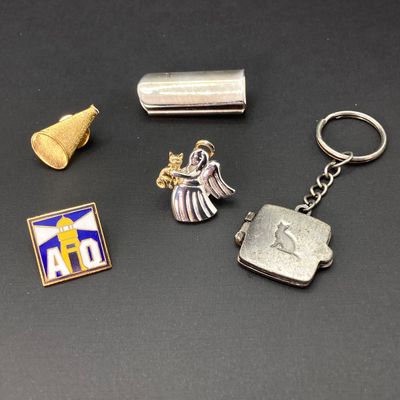 LOT 518: Gold Tone Pierced Earrings, Souvenirs (Niagra Falls), Assorted Pins and More