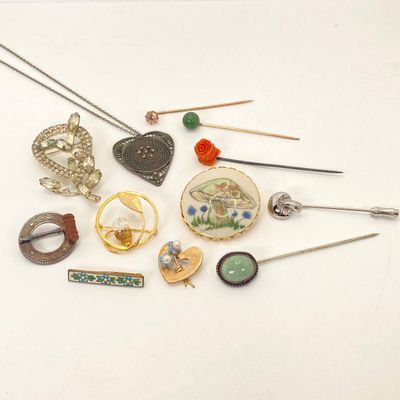 LOT 8: Collection of Vintage Jewelry - Brooches / Pins and Heart Pendant Necklace