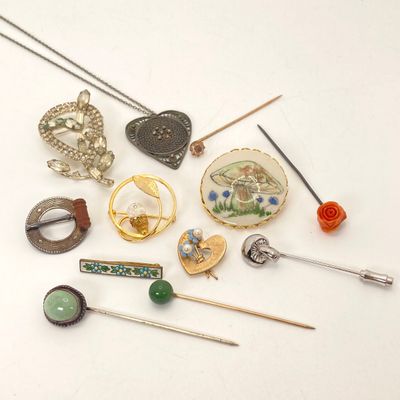 LOT 8: Collection of Vintage Jewelry - Brooches / Pins and Heart Pendant Necklace