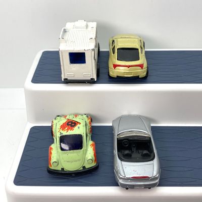 LOT 85: Vintage Diecast / Plastic Toy Cars - Matchbox, Maisto and More