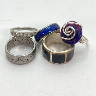LOT 528: Assorted Rings (Wire Wrapped / Mood Style and More) with Snake Ear Cuff Set