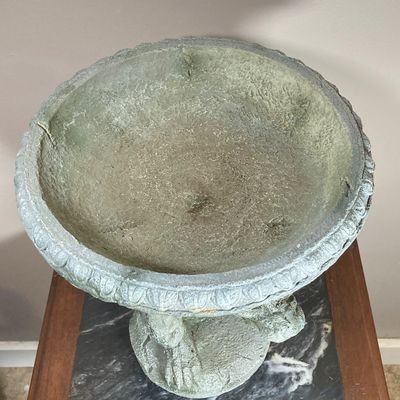LOT 535: Gargoyle Greeter - Resin Gargoyle Bowl / Feeder