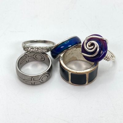 LOT 528: Assorted Rings (Wire Wrapped / Mood Style and More) with Snake Ear Cuff Set