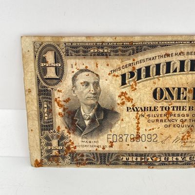 LOT 525: Vintage Foreign Currency / Paper Money