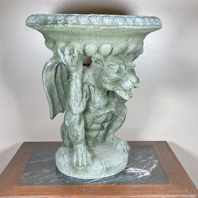 LOT 535: Gargoyle Greeter - Resin Gargoyle Bowl / Feeder