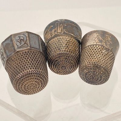 LOT 5: Three Sterling Silver Vintage Thimbles - TW 16.8g