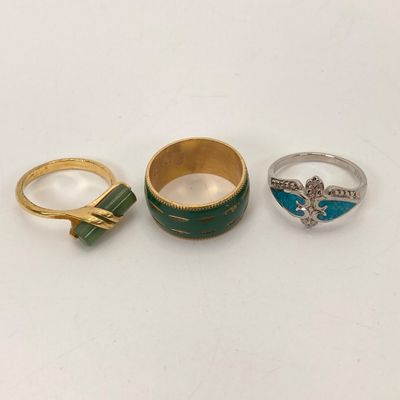LOT 2: Collection of Assorted Fashion Rings (Avon Included) with Vintage Jewelry Box