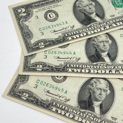 LOT 519: Vintage Collection - Three Series 1976 Two Dollar Bills / Paper Money with Consecutive Serial Number, Penny / Nickel Coin...