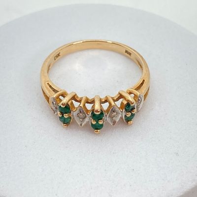 LOT 47: ESX Gold Emerald and Diamond Chip Ring - 10KT, 2.0 GTW, Sz 6.5
