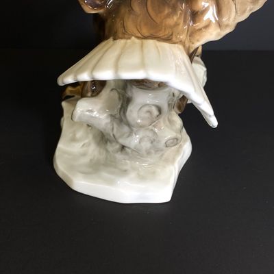 LOT 81: Vintage "Golden Eagle" Porcelain Sculpture by Karl Tutter for Lorenz Hutschenreuther Selb 1939
