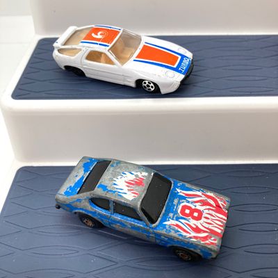LOT 85: Vintage Diecast / Plastic Toy Cars - Matchbox, Maisto and More
