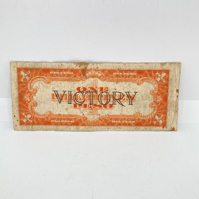 LOT 525: Vintage Foreign Currency / Paper Money