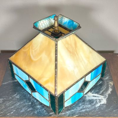 LOT 534: Vintage Tiffa-Mini Stained Glass Table Lamp