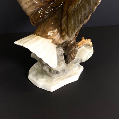 LOT 81: Vintage "Golden Eagle" Porcelain Sculpture by Karl Tutter for Lorenz Hutschenreuther Selb 1939