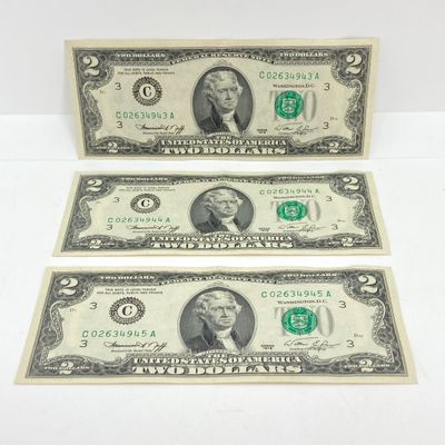LOT 519: Vintage Collection - Three Series 1976 Two Dollar Bills / Paper Money with Consecutive Serial Number, Penny / Nickel Coin...