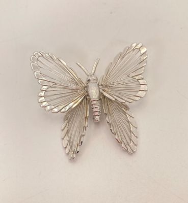 LOT 7: Collection of Brooch / Pins - Butterflies, Dragonflies Including 925 and Brown and Purple Flower