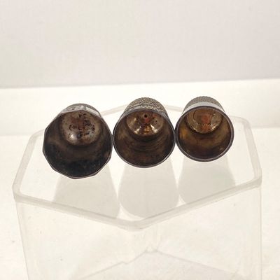 LOT 5: Three Sterling Silver Vintage Thimbles - TW 16.8g