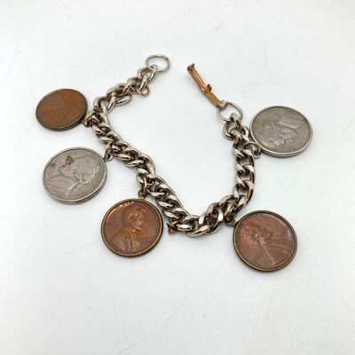 LOT 519: Vintage Collection - Three Series 1976 Two Dollar Bills / Paper Money with Consecutive Serial Number, Penny / Nickel Coin...