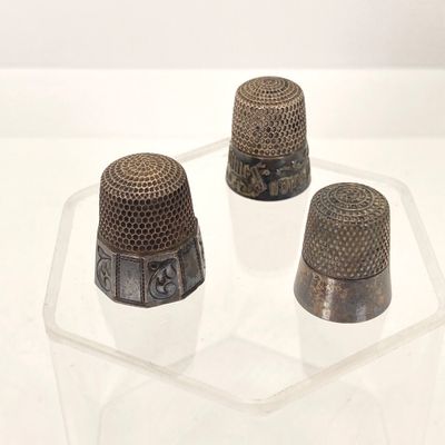 LOT 5: Three Sterling Silver Vintage Thimbles - TW 16.8g
